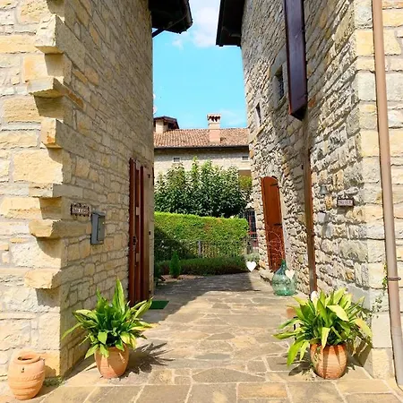 Towerhouse1517 *